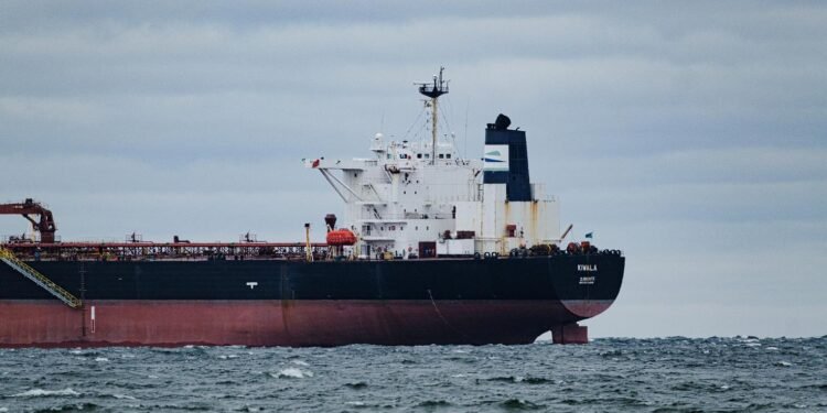 Estonia – Estonia Detains Russian-Linked Tanker Over Safety and Legal Violations