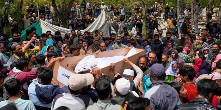 India/Pakistan – Massacre in Kashmir: Tourists Slain in Devastating Militant Attack