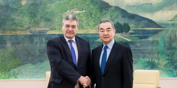 Russia – Russia and China Poised to Deepen Economic Ties Amid Global Trade Tensions