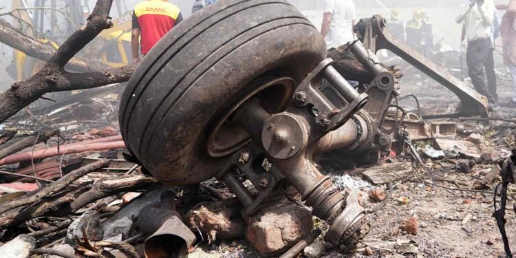 India – Fuel-Cut Mystery Deepens in Air India Crash: Investigators Face Tough Questions Over Pilot Actions and System Failures