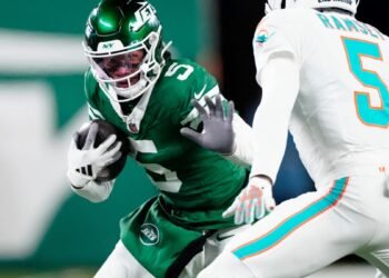 NFL – Jets Face Crucial Roster Crossroads After $250 Million Extensions for Wilson and Gardner