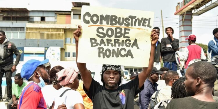 Angola – Tensions Rise in Angola as Activists Plan Stay-at-Home Strike Over Fuel and Transport Hikes