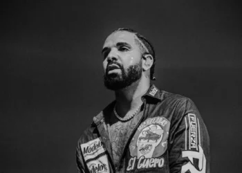UK – Drake Postpones Manchester Concert Over Ferry Disruptions as Fans Vent Frustration