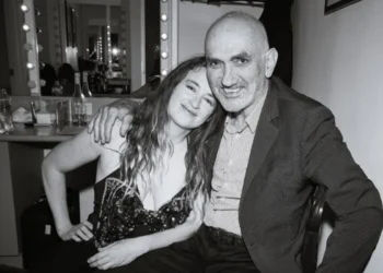 Australia – How Meg Washington wound up inviting Paul Kelly to sing on her new album