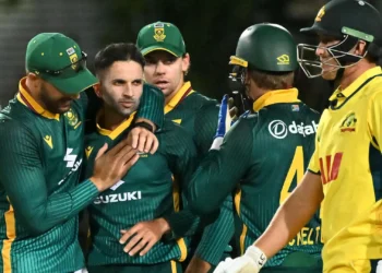Australia – Proteas survive early scare