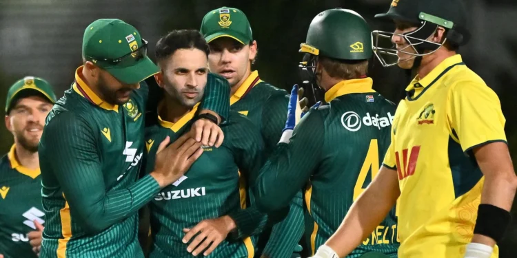 Australia – Proteas survive early scare